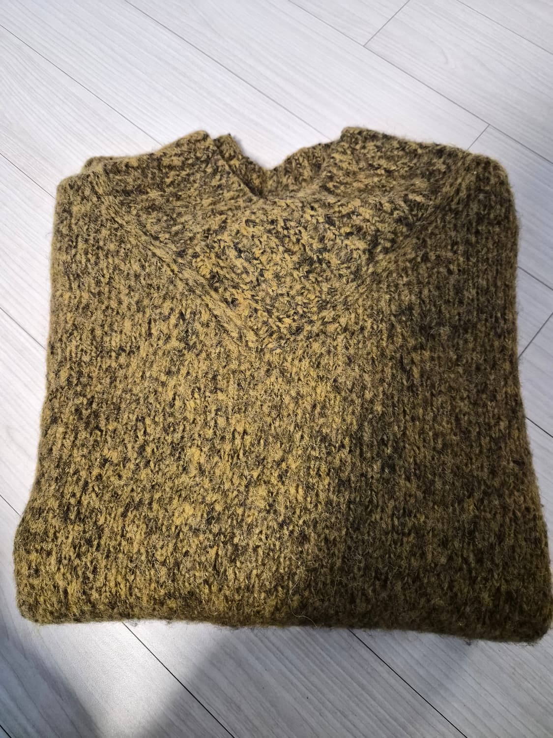 새상품 ​[COS] 코스 오버사이즈 브이넥 모헤어 믹스 니트 (머스타드/ 상품이미지6