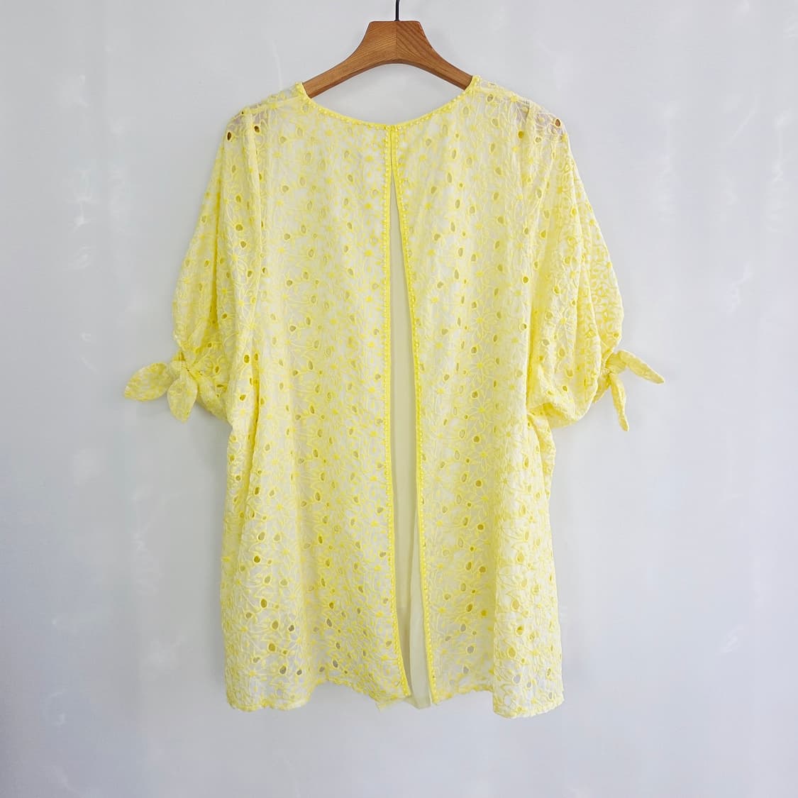 [BLUPEPE] 블루페페 옐로우 자수 레이스 블라우스 여성 상품이미지2