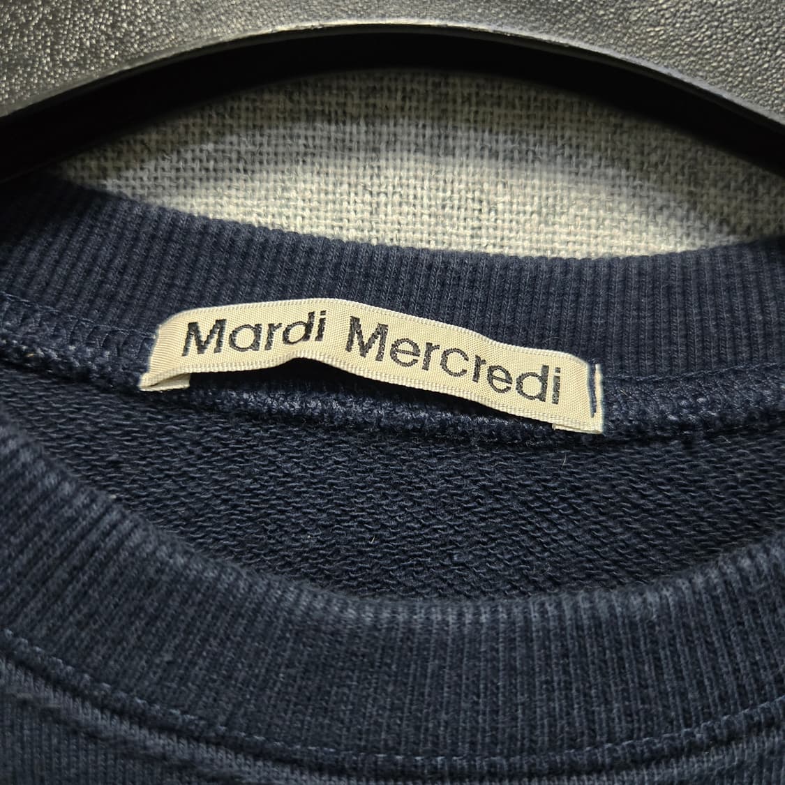 마르디 메크르디 플라워 네이비 맨투맨 상품이미지3