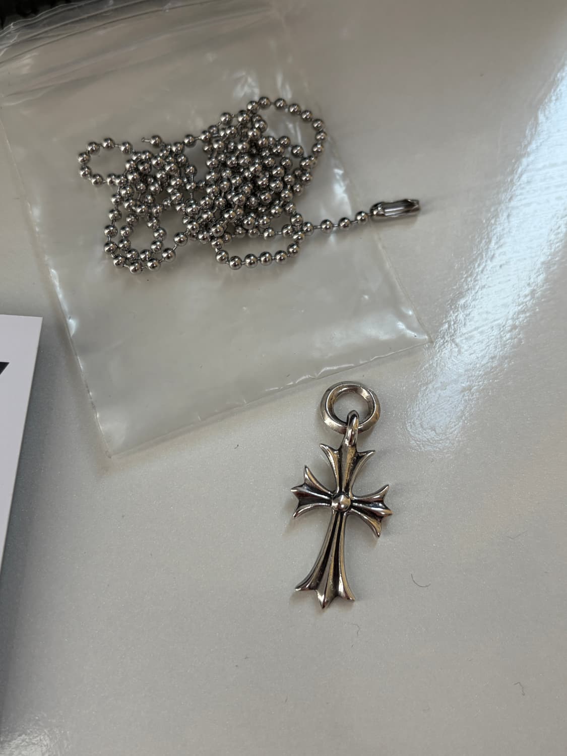 크롬하츠 타이니 크로스 참 상품이미지2