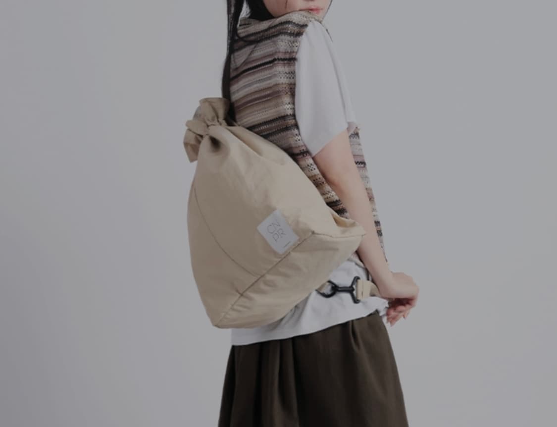 R) CNPR 드로우스트링 숄더백 아이보리 상품이미지2