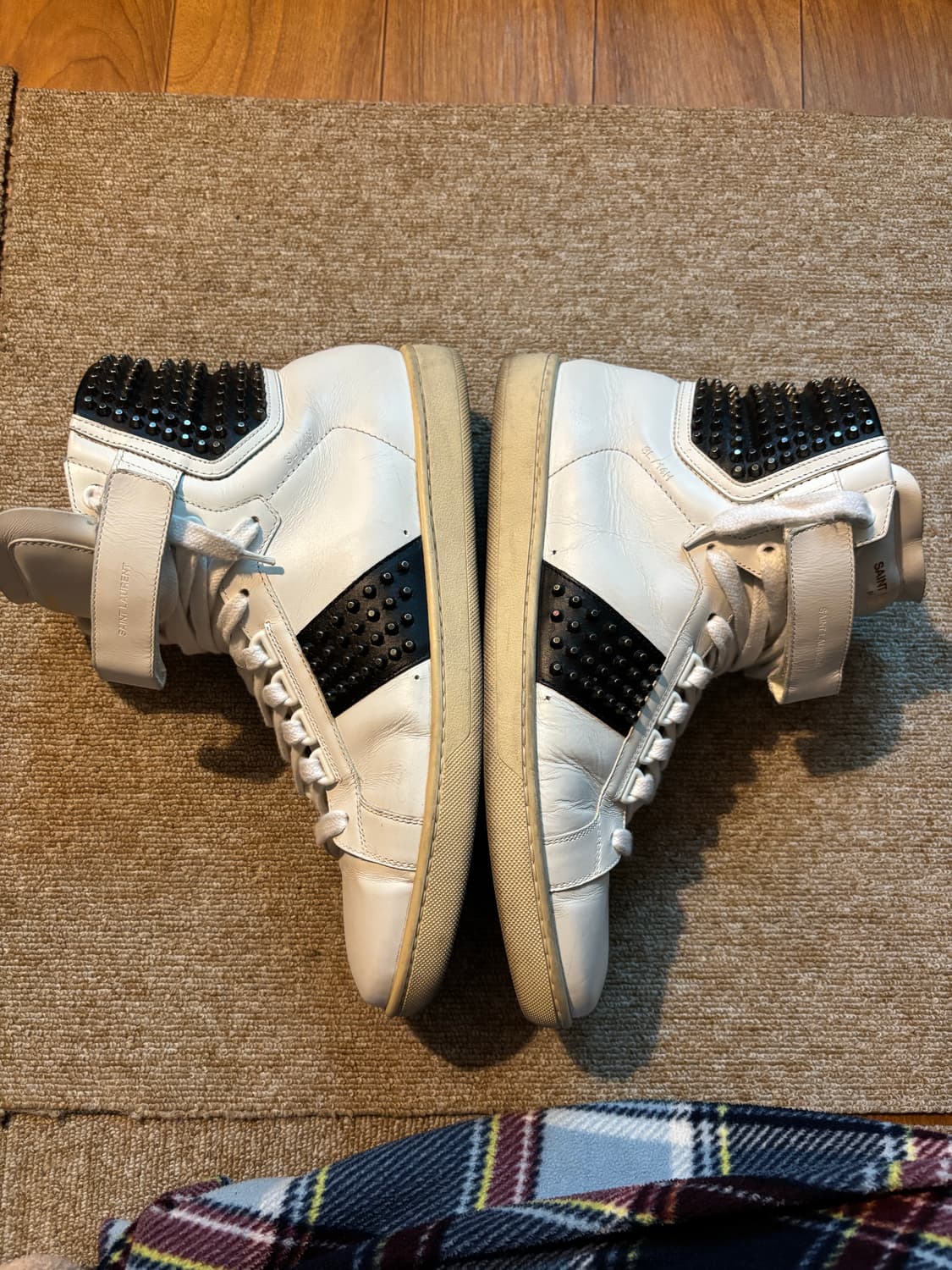 생로랑 스터드 하이탑 42 상품이미지5