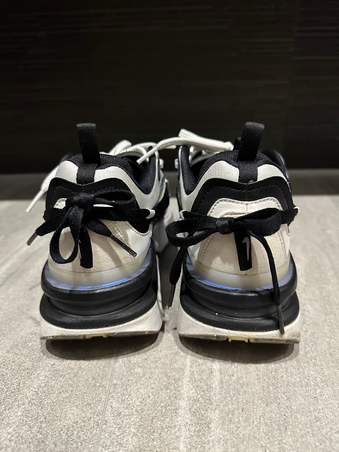 나이키 우먼스 에어맥스 퓨리오사 블랙 화이트 255 상품이미지3