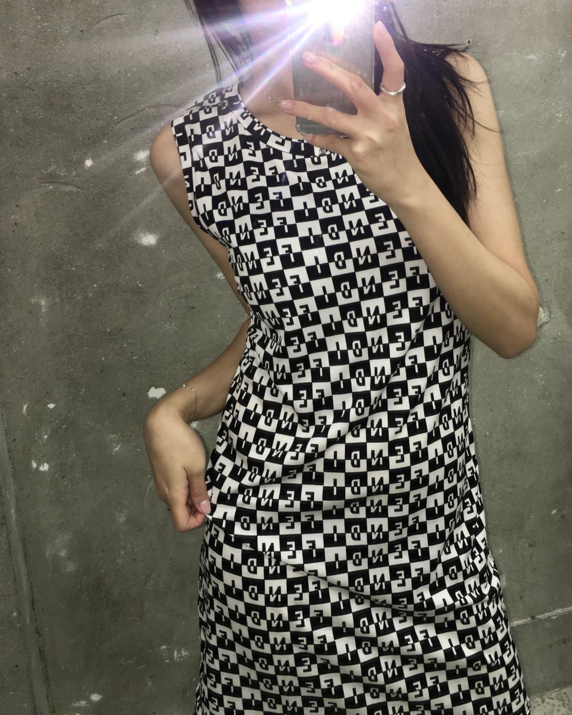 Fendi 펜디 로고 프린트 슬리브리스 원피스  상품이미지1