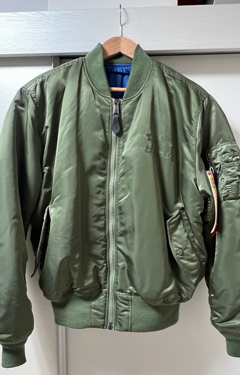 아이앱 스튜디오 x 알파인더스트리 콜라보 MA-1 자켓 상품이미지1