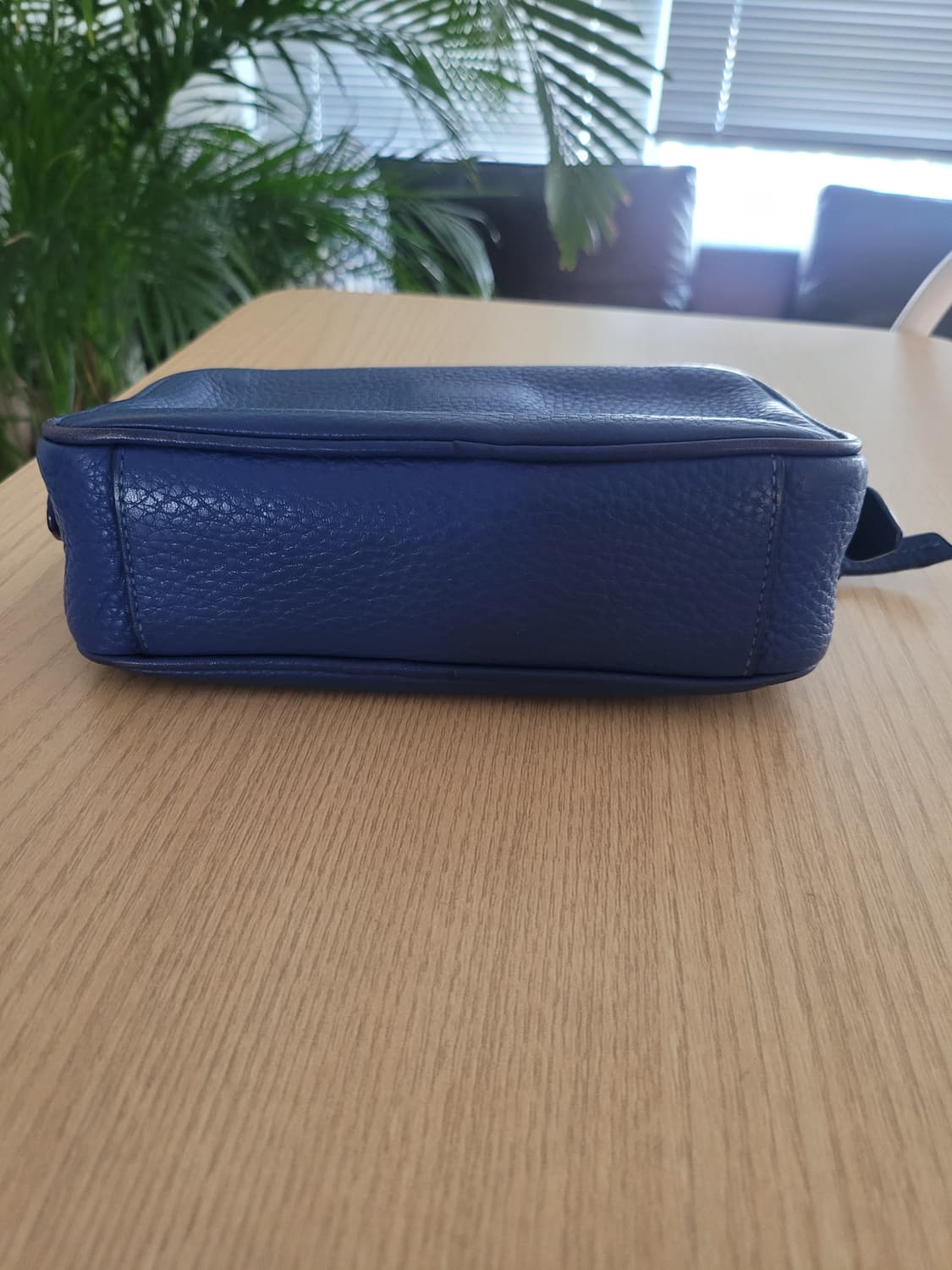 🏷️ PRADA 당신의 일상을 특별하게 만드는 '프라다 로얄 블루' 파 상품이미지5