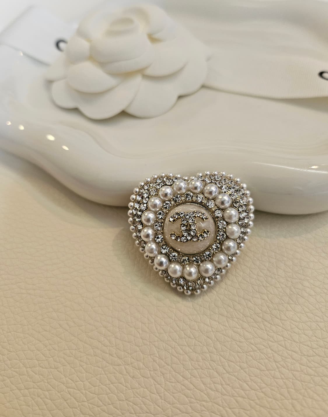 샤넬 CC 하트 큐빅 진주  브로치 업사이클링 상품이미지1