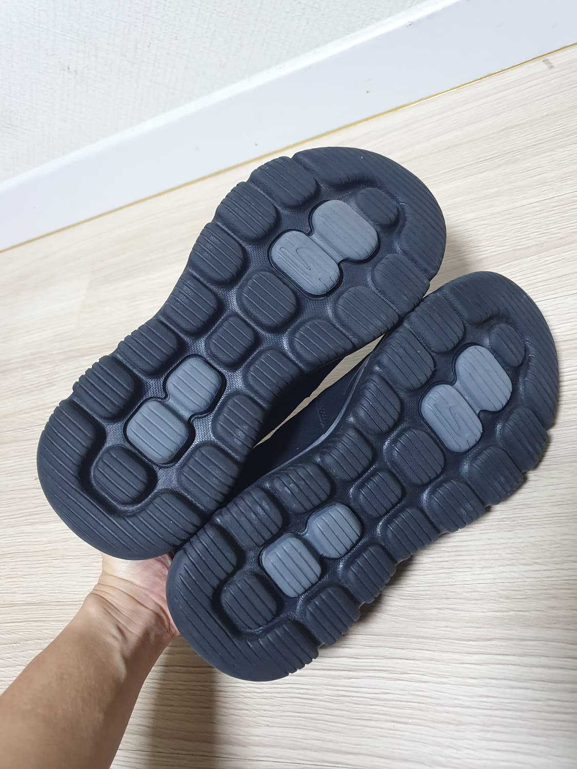 스케쳐스 고워크 블랙 슬립온 운동화 265 상품이미지7