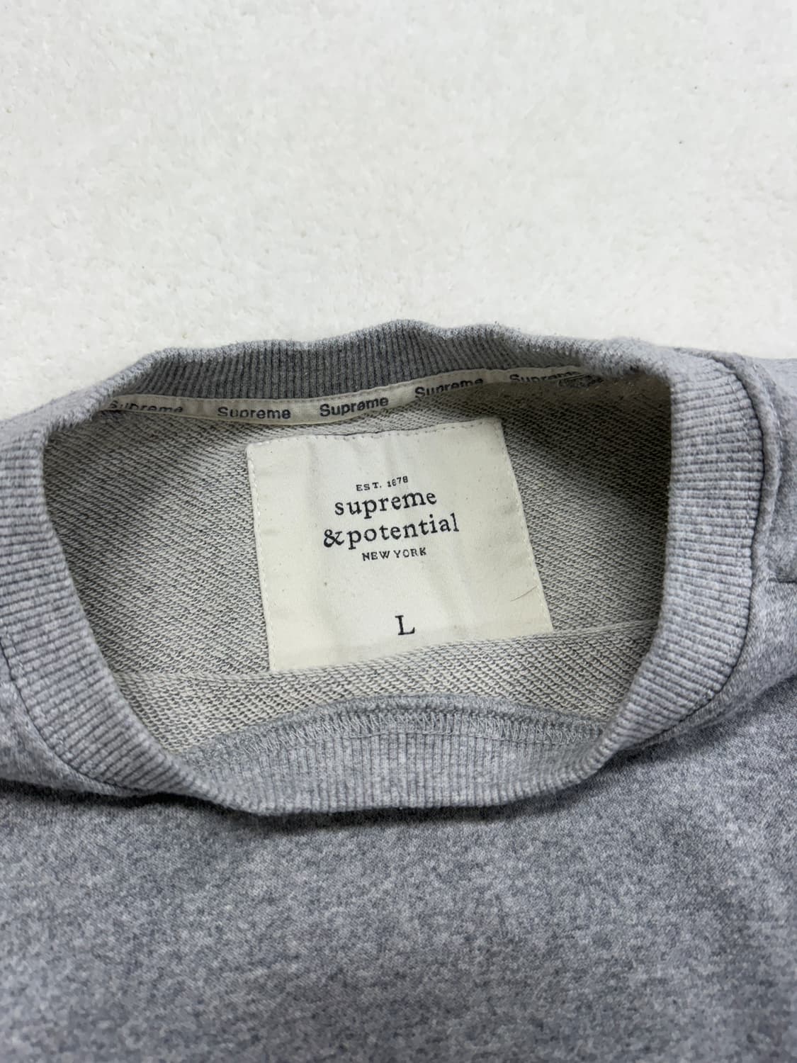 슈프림 맨투맨 상품이미지2