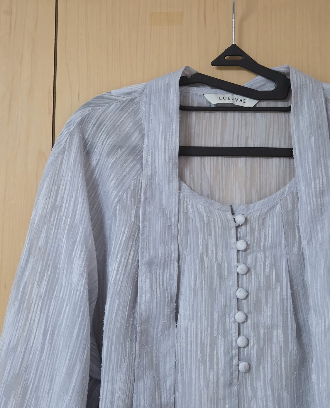 새상품) 루에브르 라운드넥 턱 타이 블라우스 간절기버전 m사이즈 상품이미지7