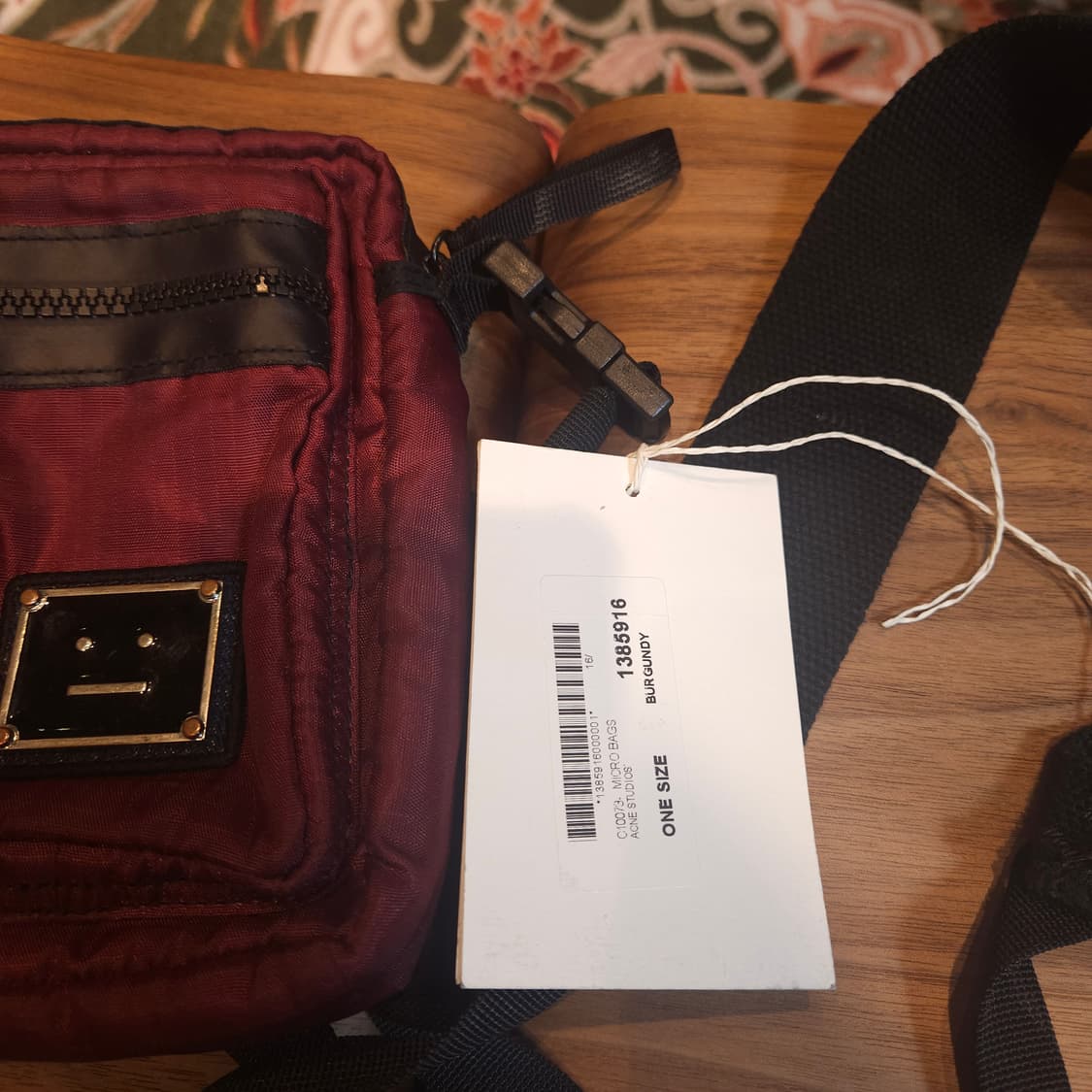 아크네스튜디오 이모지 크로스백 상품이미지2