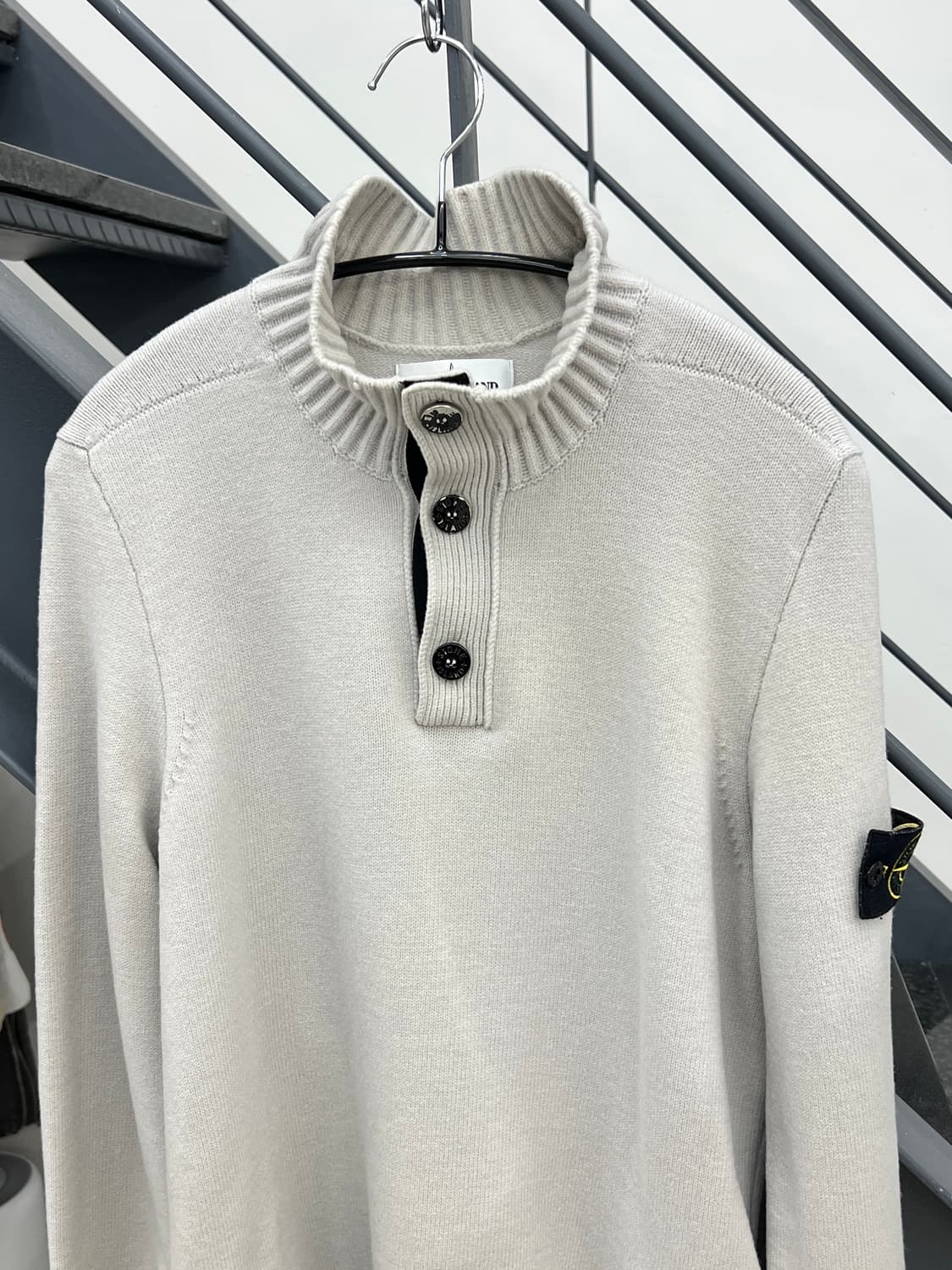 스톤아일랜드 와펜 하프버튼 울 니트 상품이미지3