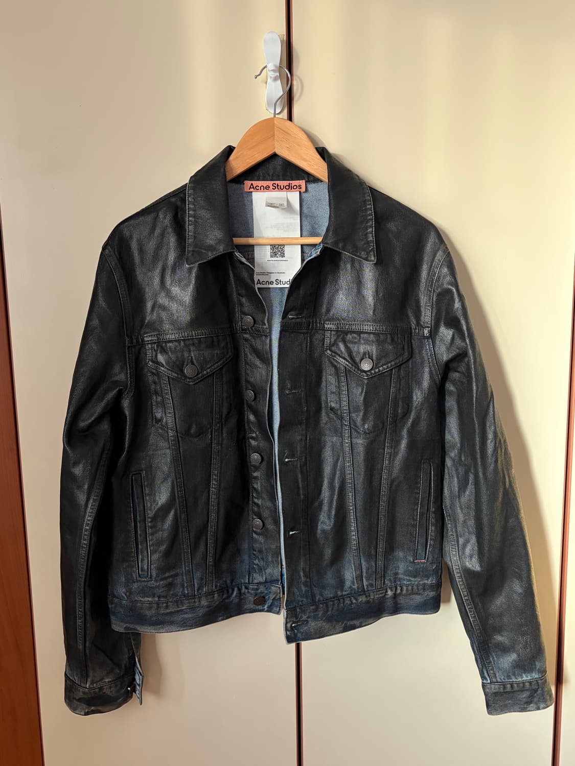 Acne Studios 코팅 데님 재킷 (SS26) 상품이미지5