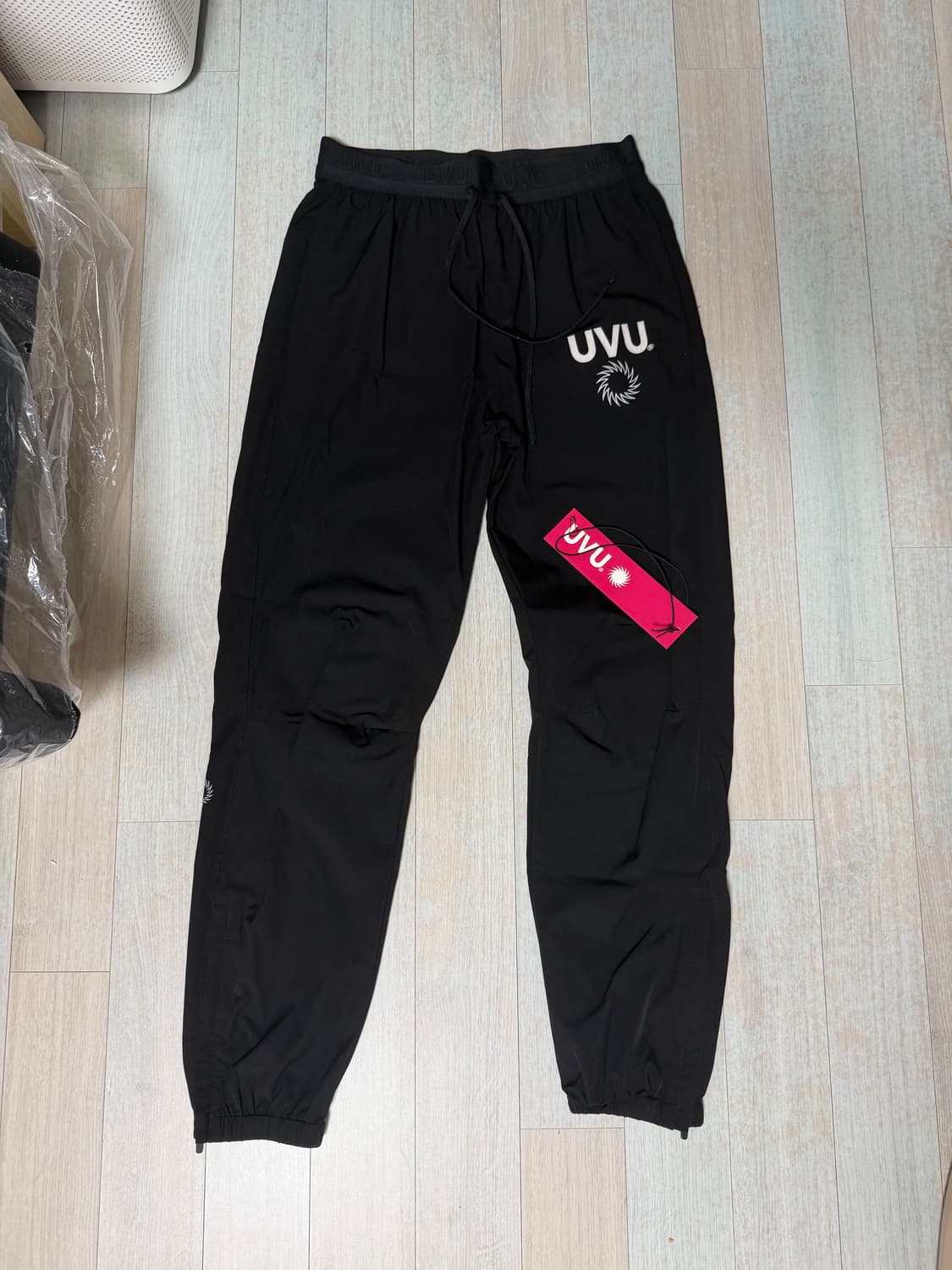 UVU 트랙팬츠 판매합니다 상품이미지1