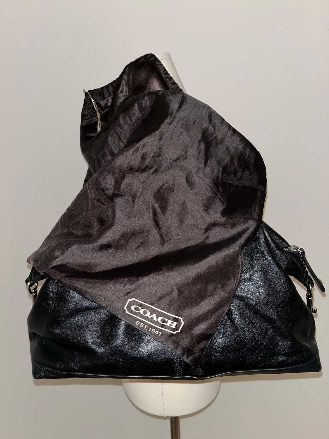 Coach Basic Design Black Shoulder Bag 상품이미지8