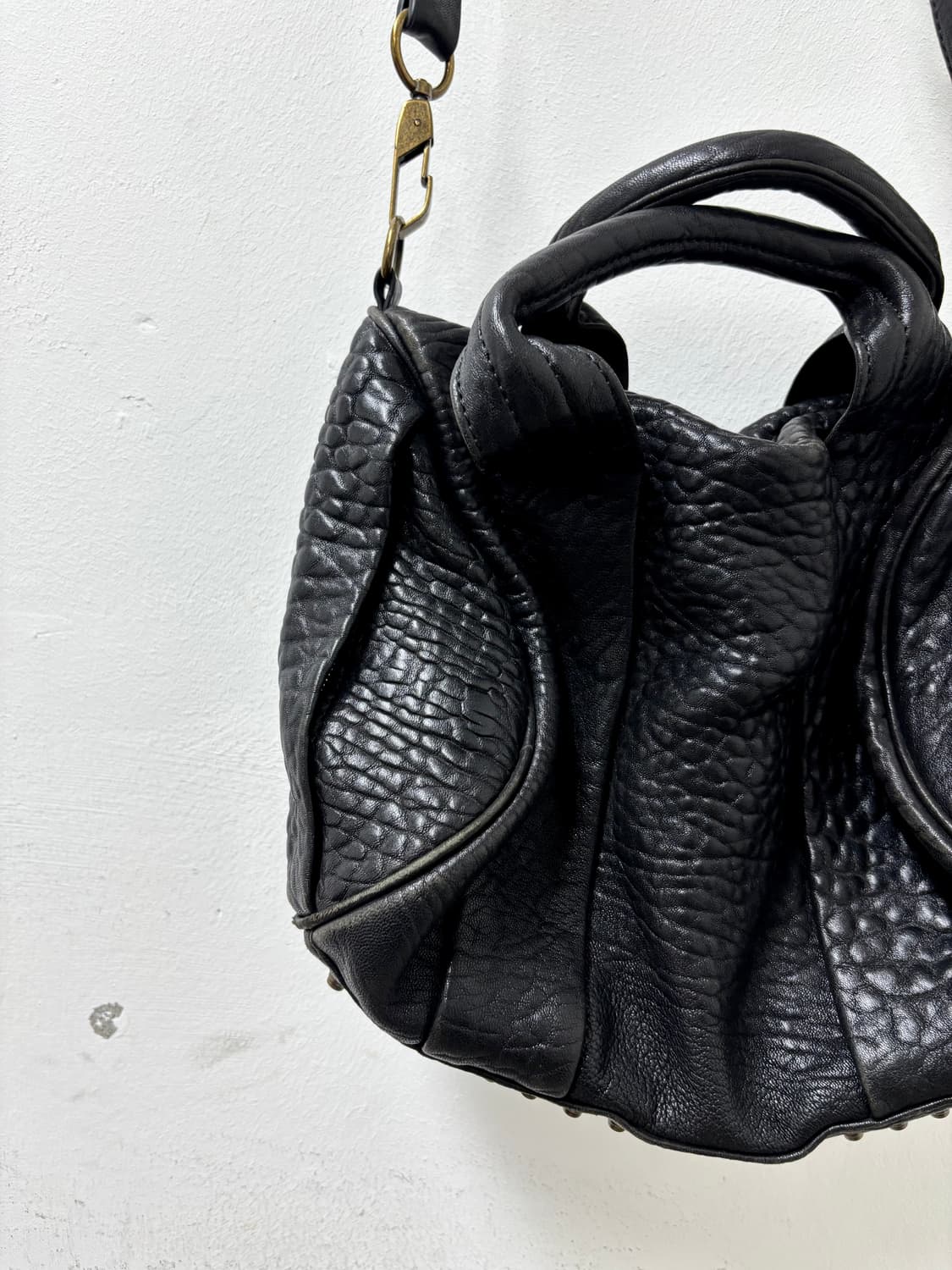 “Alexander Wang” 블랙 로키 스터드 가방(인스타릴스참고 상품이미지3