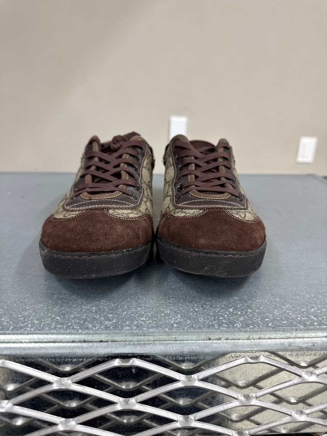 구찌 브라운 로고 스니커즈 8.5 상품이미지5