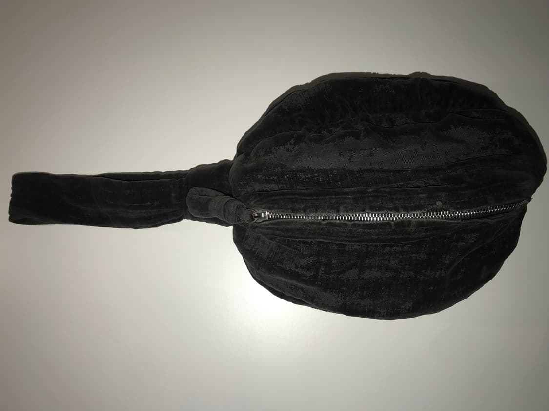 르메르 벨벳 펄스백 볼백 상품이미지2