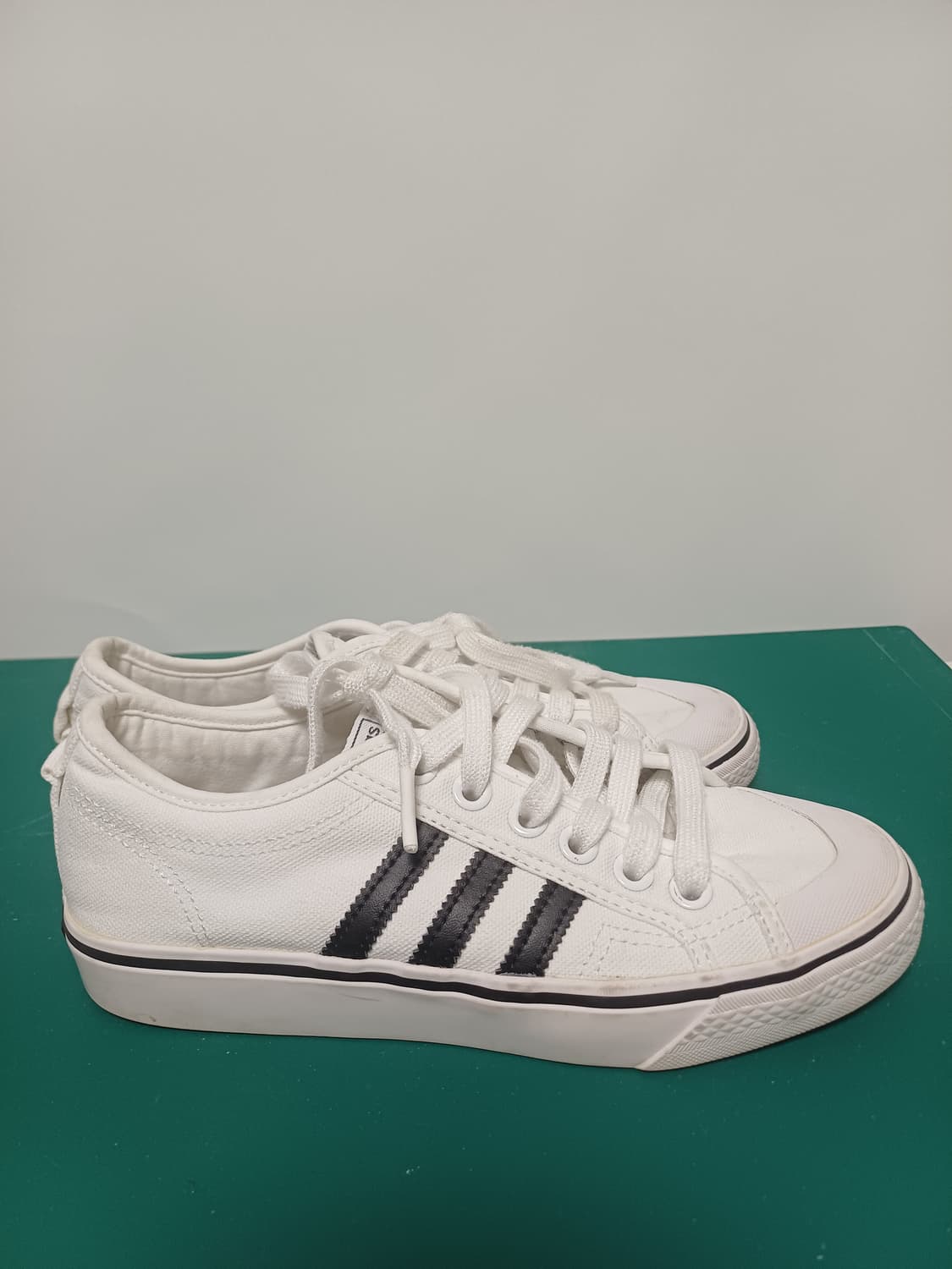 [S급] 아디다스 니짜 로우 RF 흰검 (240) 상품이미지3