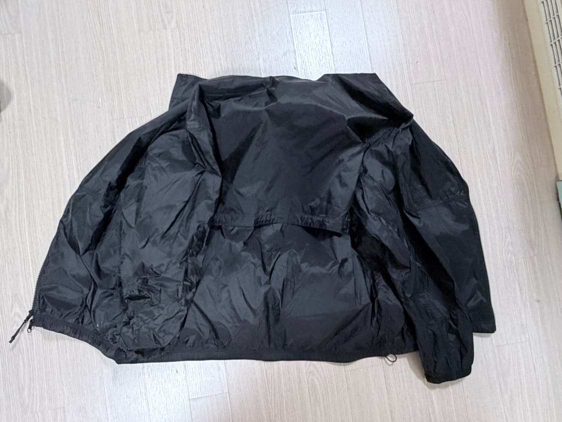 무신사스탠다드 슈퍼라이트 스탠넥 바람막이 상품이미지5