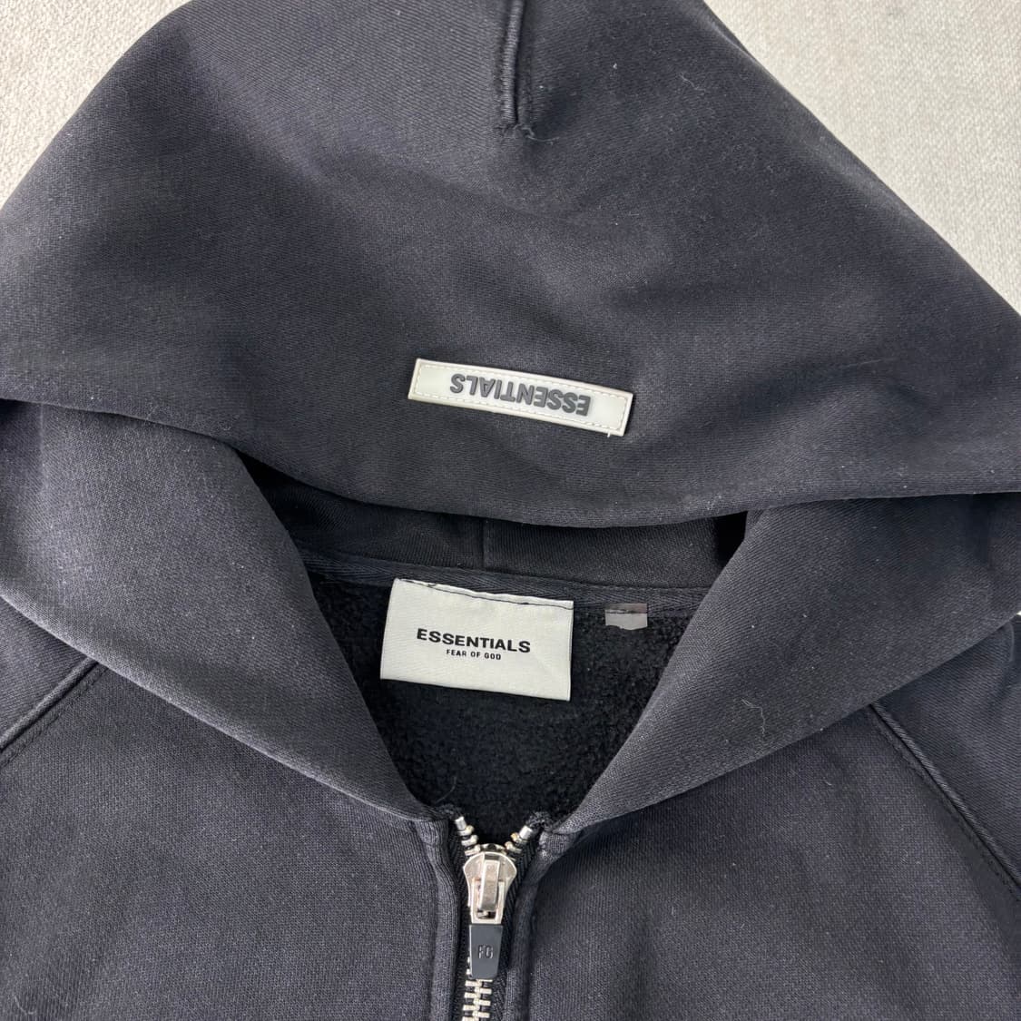 100 피오갓 에센셜 백로고 후드집업 상품이미지3