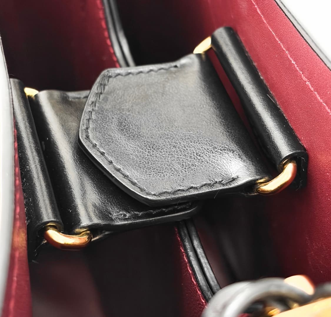 [M] 프라다 파니에 유광 브러시드 레더 버킷 백 토트백 미디움 블랙 상품이미지9