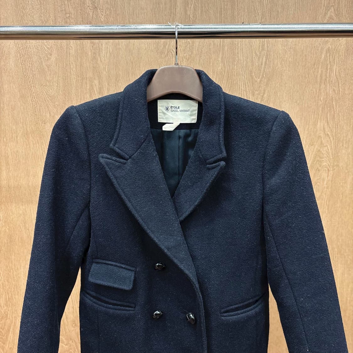 이자벨마랑 에뚜왈 더블 브레스티드 하프 코트 플랩 포켓 디테일 블랙 상품이미지4