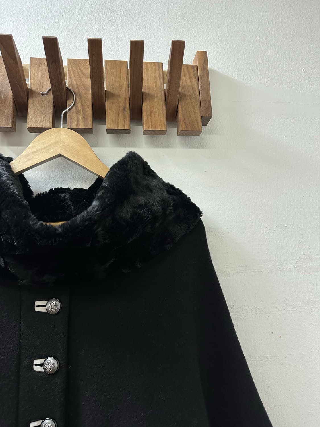 일본빈티지 블랙 판초 버튼 디테일 포인트 A라인 케이프 코트 상품이미지2