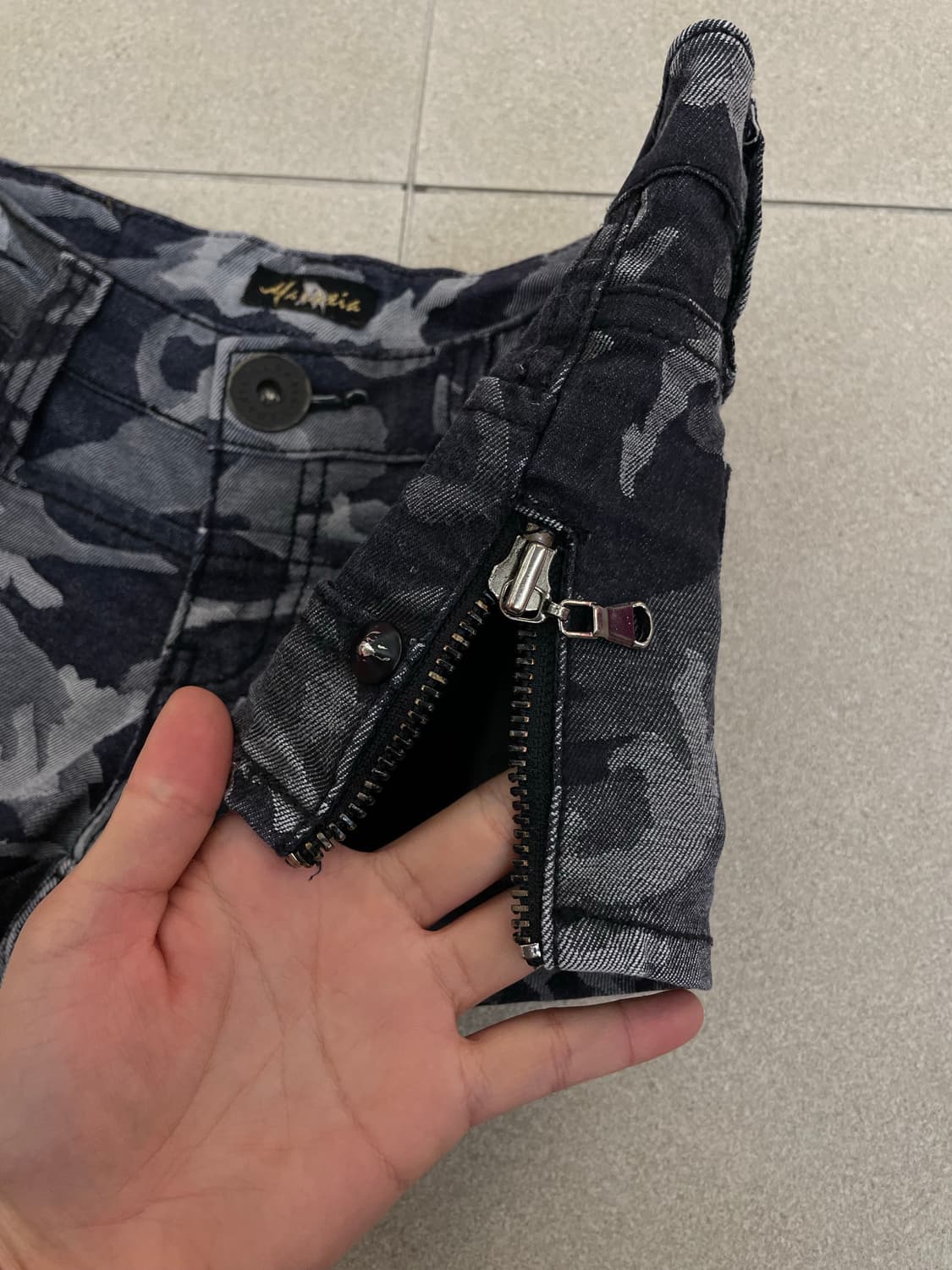 블랙 카모플라쥬 지퍼 숏팬츠 상품이미지5