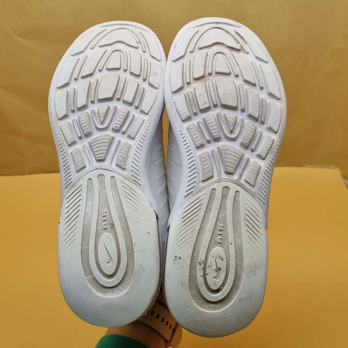 나이키 에어맥스 엑시스 여성운동화230  상품이미지3