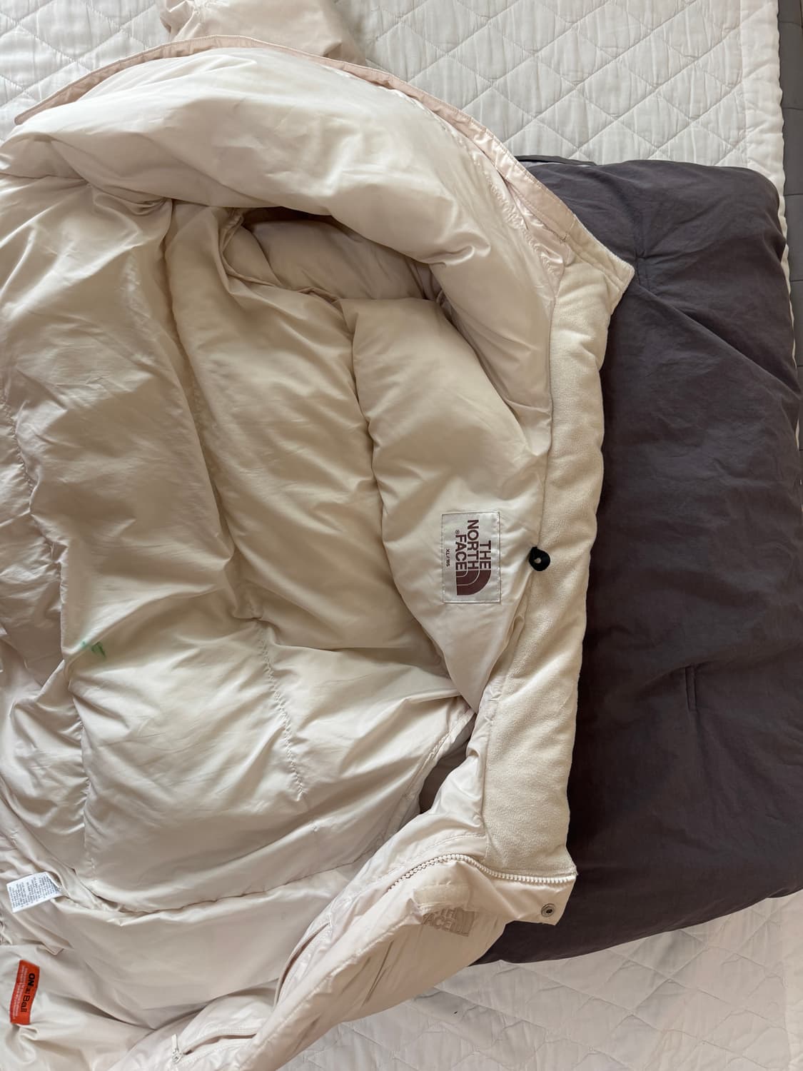 노스페이스 화이트 라벨 리버튼 온 볼 자켓 크림 상품이미지2