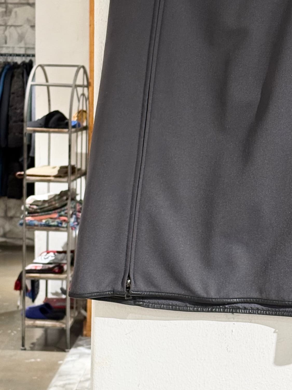 프라다 그레이 사이드 지퍼 미디 스커트 상품이미지4