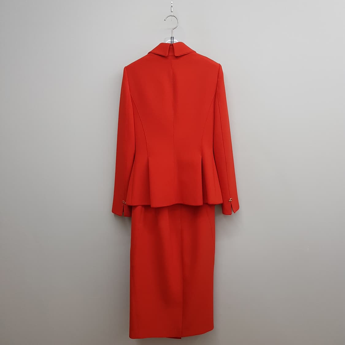 오브제 아카이브 스칼렛 싱글 자켓  미디 스커트 셋업 55사이즈 상품이미지2