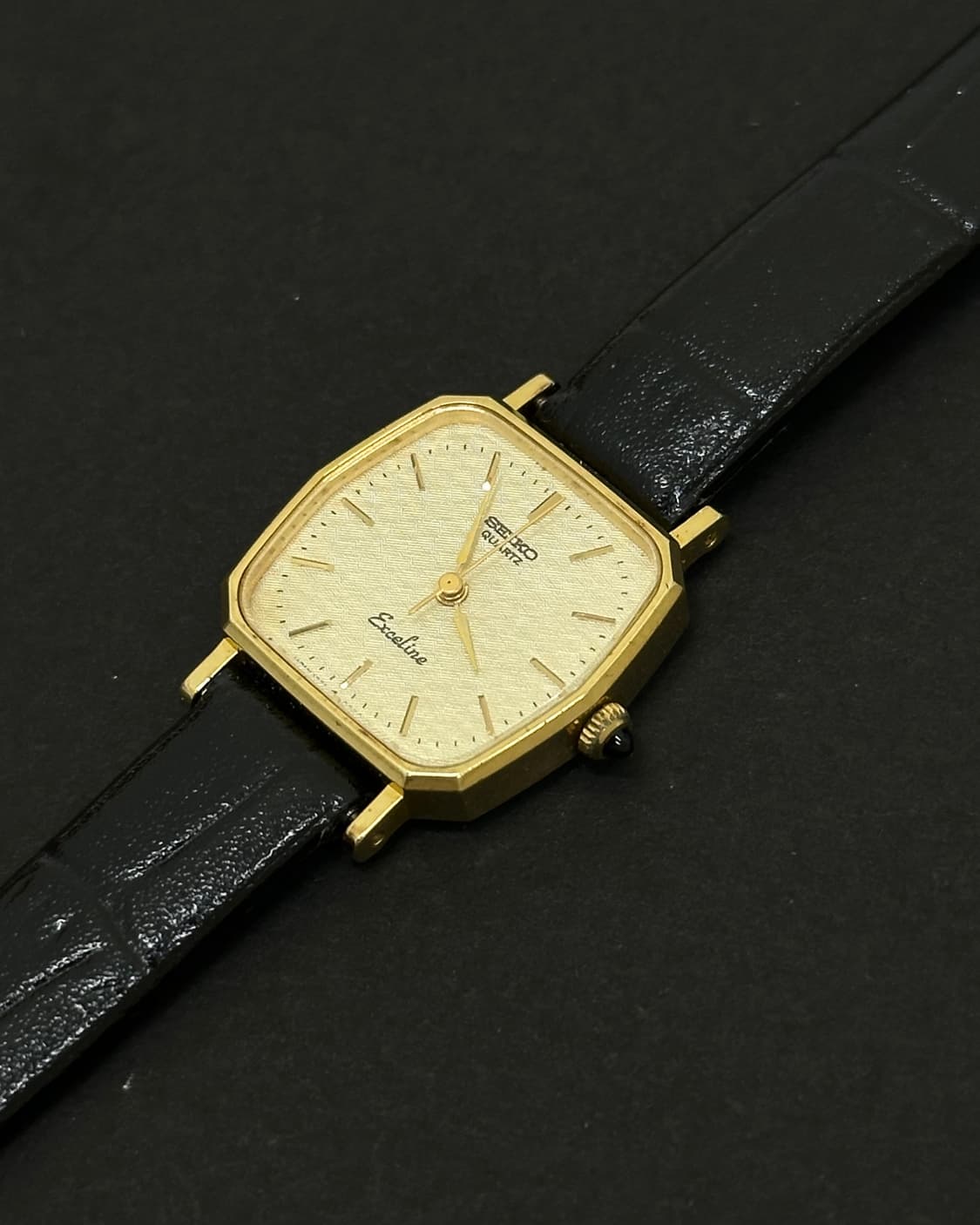 세이코 엑셀린 골드 카보숑 쿼츠 시계 상품이미지3