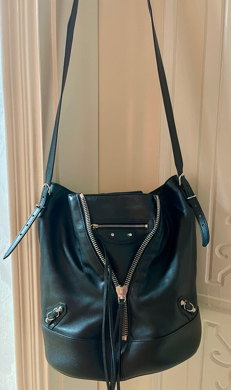 발렌시아가Balenciaga 파피에르 바이커 버킷백 블랙 상품이미지2