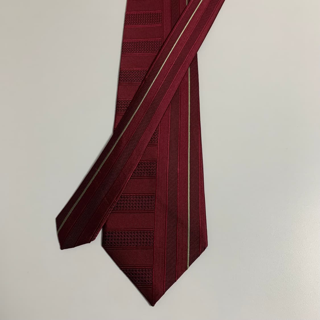 발렌시아가(BALENCIAGA) 결혼식룩 명품넥타이 100실크 A+등급 상품이미지3