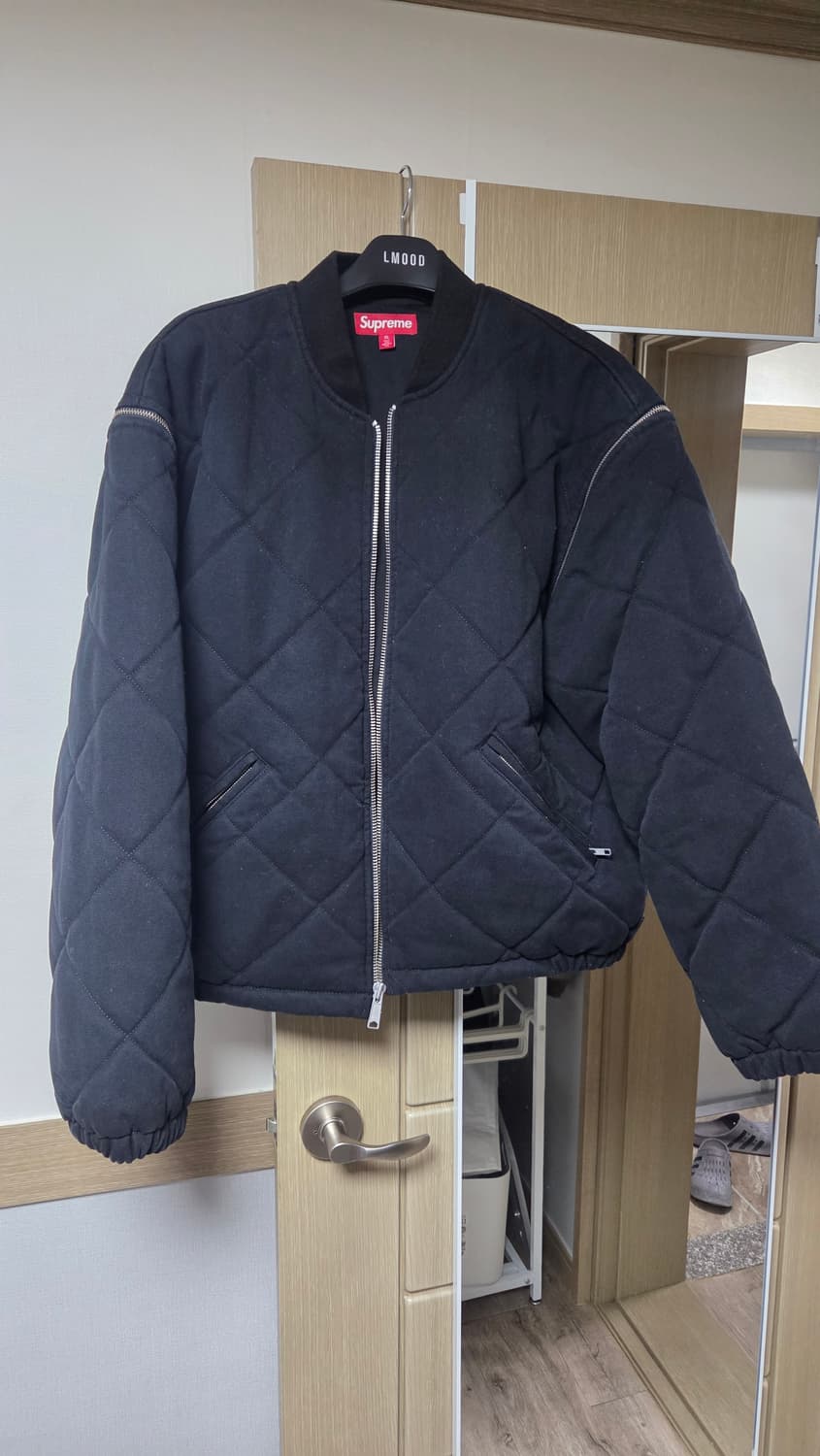 xl) 슈프림 집 오프 슬리브 퀼티드 봄버 자켓 블랙 - 25FW 상품이미지1