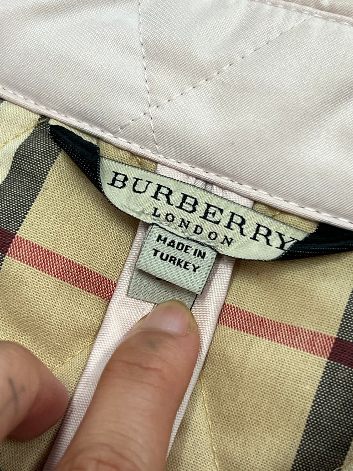 (M) 버버리런던 퀄팅 버튼 자켓 베이비핑크 상품이미지4