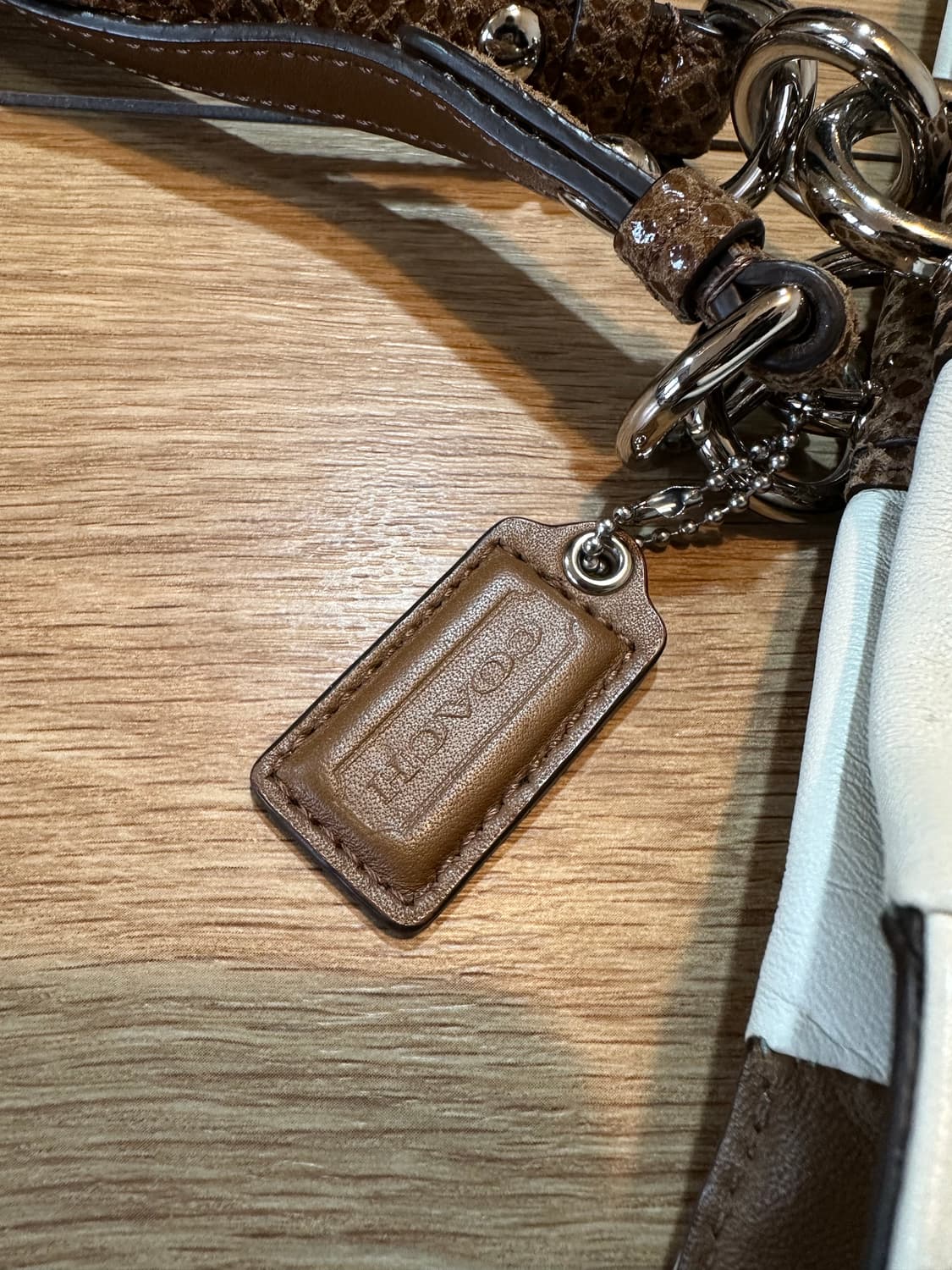 코치 숄더백 상품이미지4