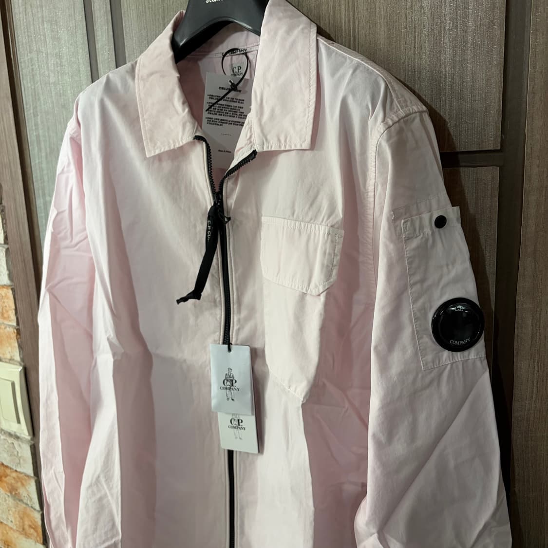 새상품(S)씨피컴퍼니 CP컴퍼니 렌즈 개버딘 오버셔츠 헤븐리핑크 상품이미지1