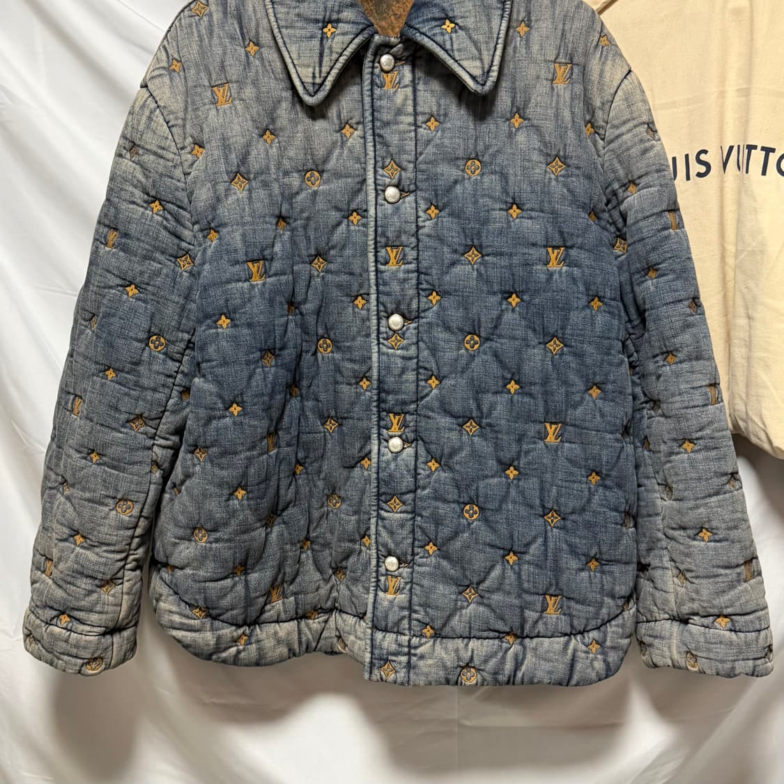 [S+급/2XL] 루이비통 패디드 데님 모노그램 패딩자켓 상품이미지3