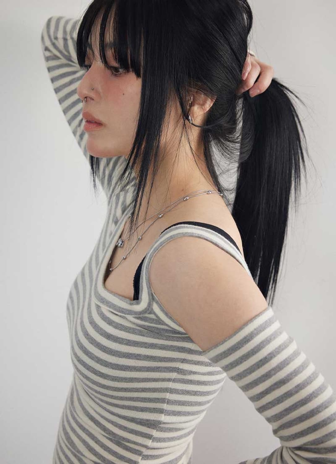 애즈온 그레이 컷 아웃 티 상품이미지1