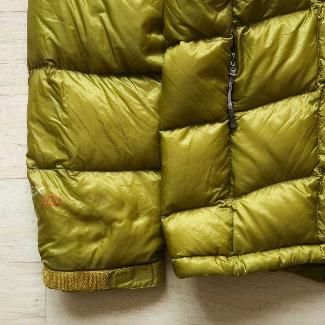 몽벨 EX900 올리브 경량 다운 패딩 상품이미지3