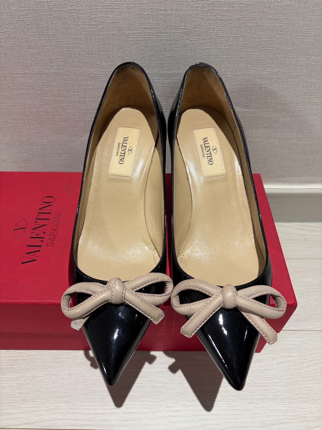 발렌티노 리본 에나멜 펌프스 36.5 상품이미지1