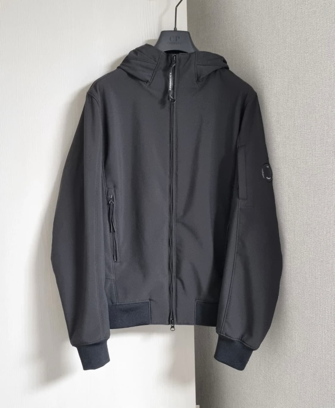 cp컴퍼니 쉘 렌즈 후드집업 상품이미지1