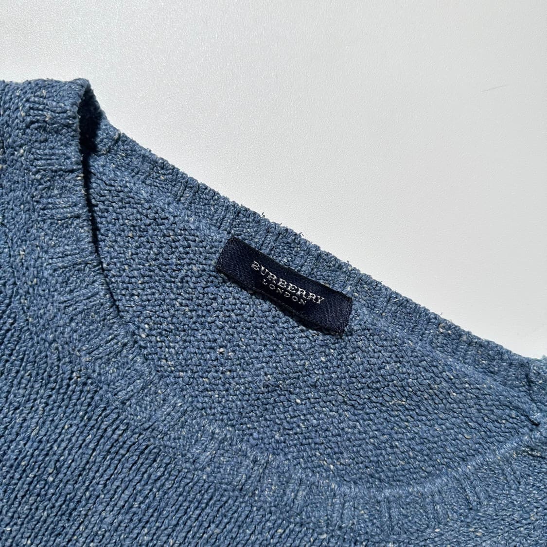 버버리 실크 린넨 체크 엘보패치 라운드 니트 상품이미지4