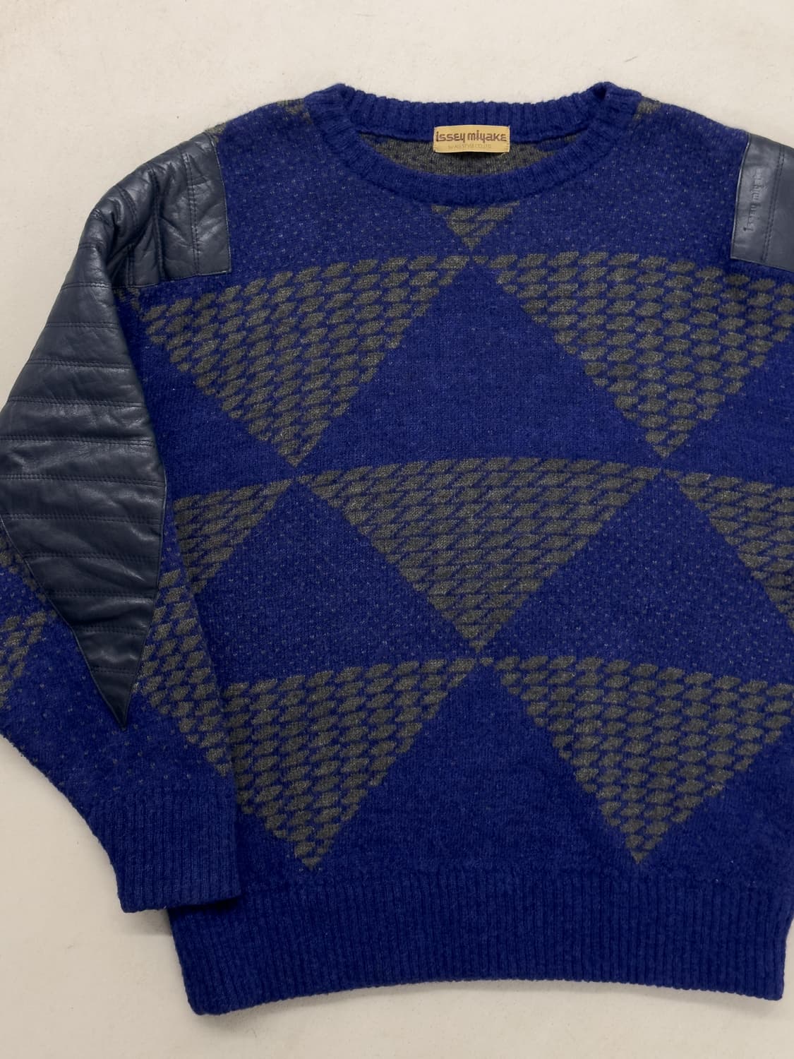 70's 이세이미야케 아카이브 레더 패치 스웨터 상품이미지5