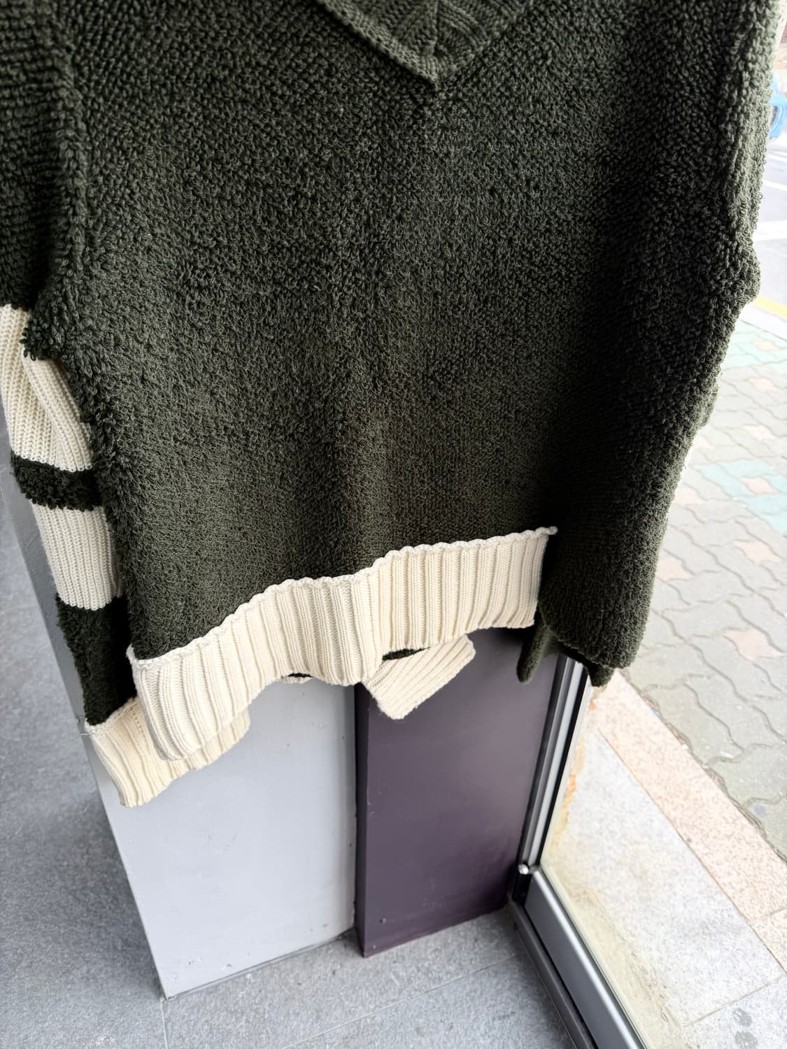 2/ 사카이 풀오버 브이넥 울 니트 상품이미지6