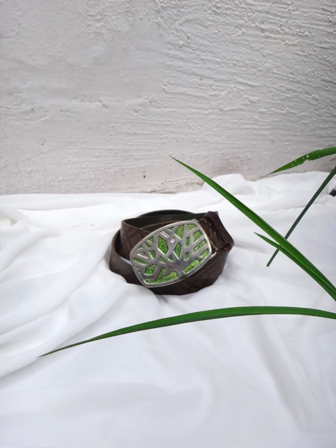 Crack detail leather belt / brown&green 상품이미지1