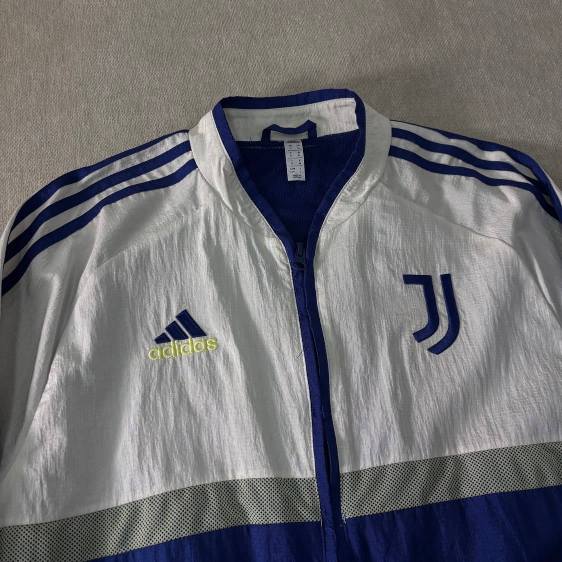 100 아디다스 유벤투스 우븐 나일론 자켓   상품이미지3